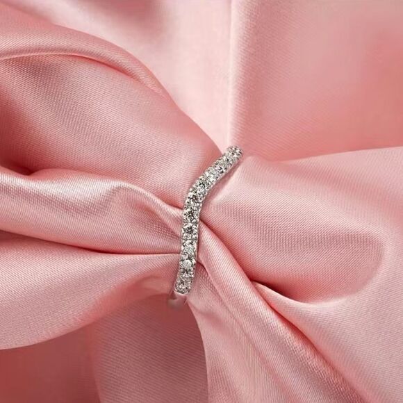 Lab Created Moissanite Diamond Ring. Size 6. D Color. VVS1 Clarity. Size 7 - Picture 3 of 7